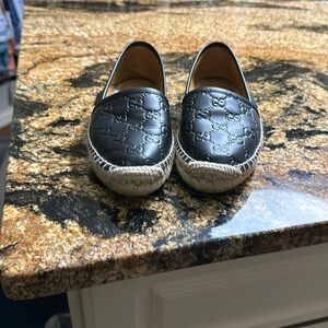 Never worn black Gucci embossed leather espradilles sz 36